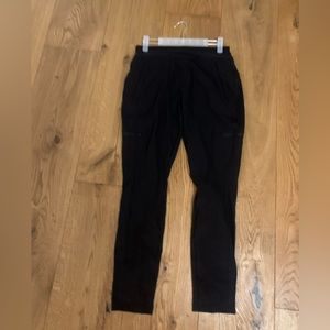 Athleta Headlands hybrid cargo tights